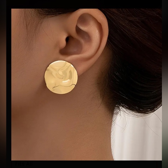 Jewelry - NWT Round Disc Gold Earrings Textured Round Drop Earrings